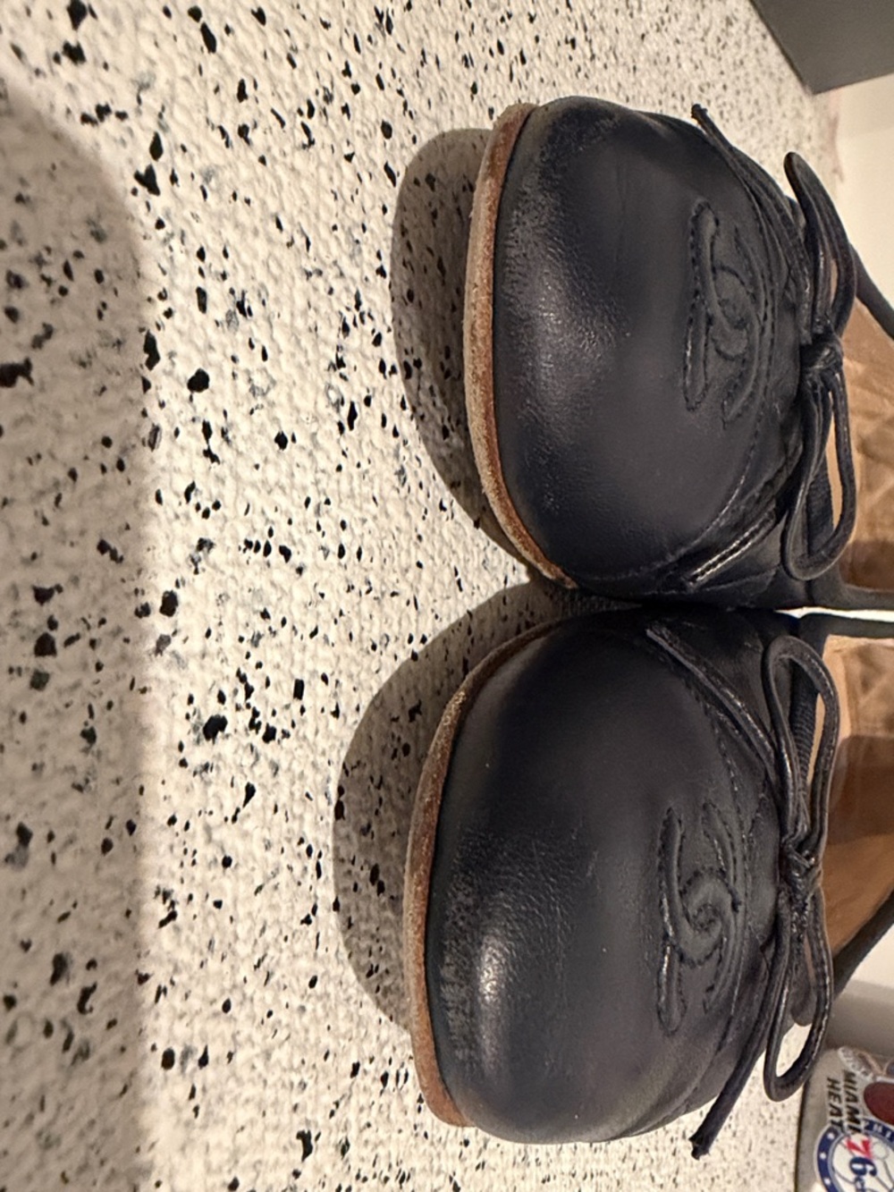 CHANEL Black Leather Cap-Toe Bow Ballet Flats size 9.5 39.5 navy blue - Picture 5 of 7